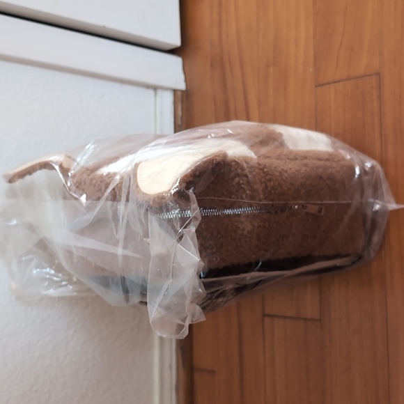 Brand New Gremlins classic movie Gizmo character Faux Fur Mini backpak - Picture 3 of 4